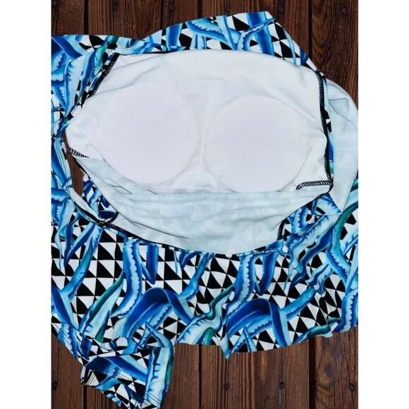 Unbranded Women’s Medium Blue White Geometric Print Off-Shoulder Ruffle Swimsuit - Picture 10 of 14